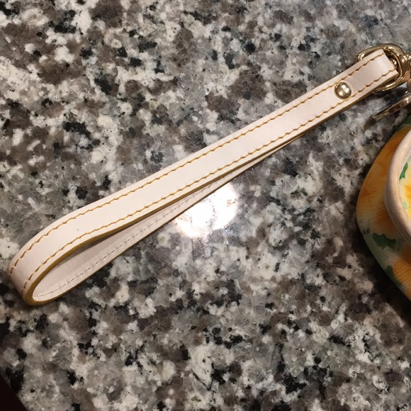 Dooney & Bourke Wristlet - Picture 6 of 7